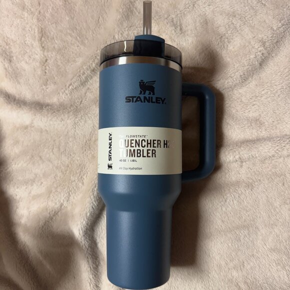 Stanley 40 oz Stainless Steel H2.0 FlowState Quencher Blue Spruce Tumbler NWT - Picture 1 of 6